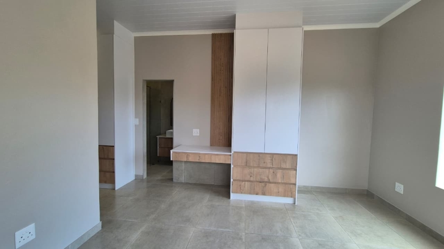 4 Bedroom Property for Sale in Country Club Western Cape